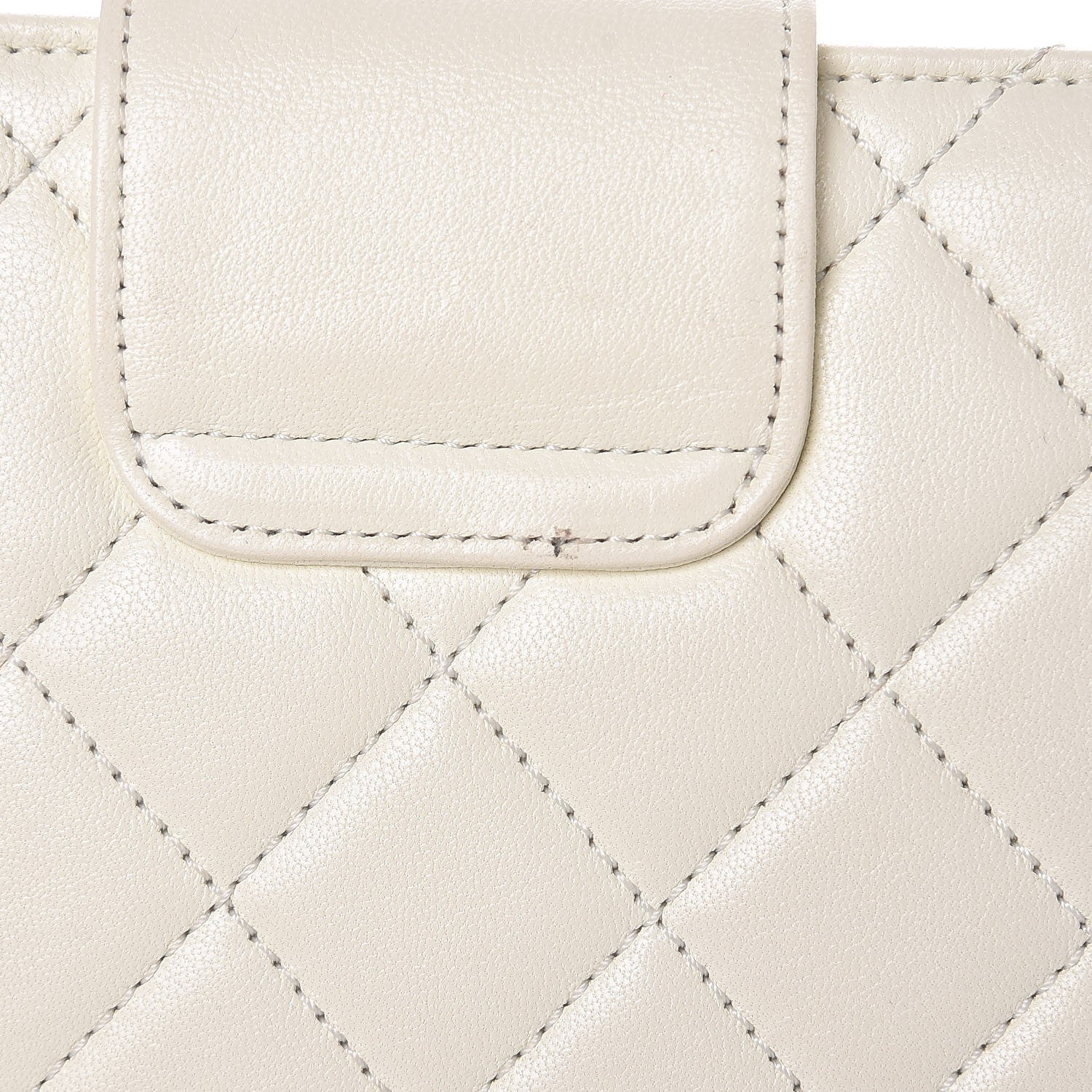 Chanel Sheepskin Quilted Beauty Lock Clutch White 8 of 9