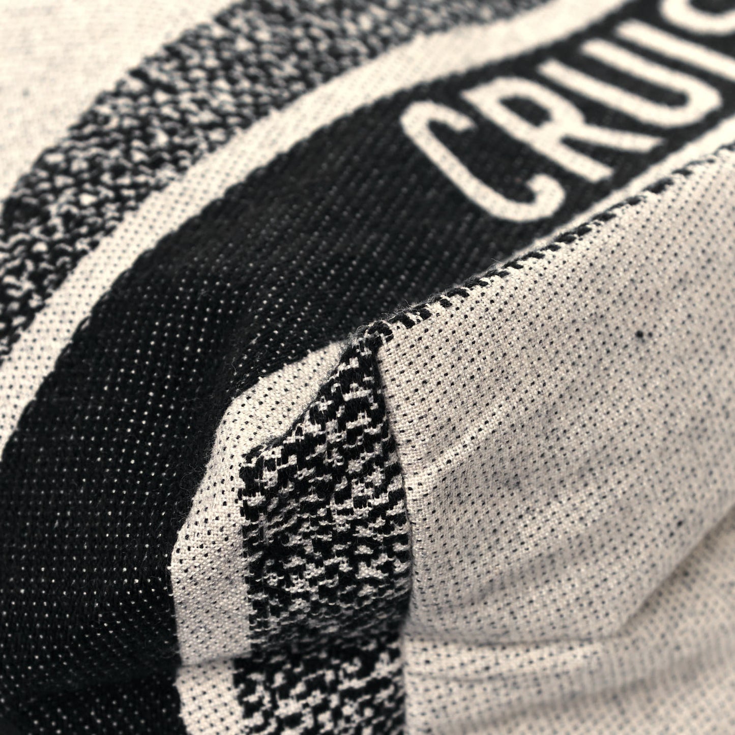 Canvas Print Cruise Tote Ivory Black