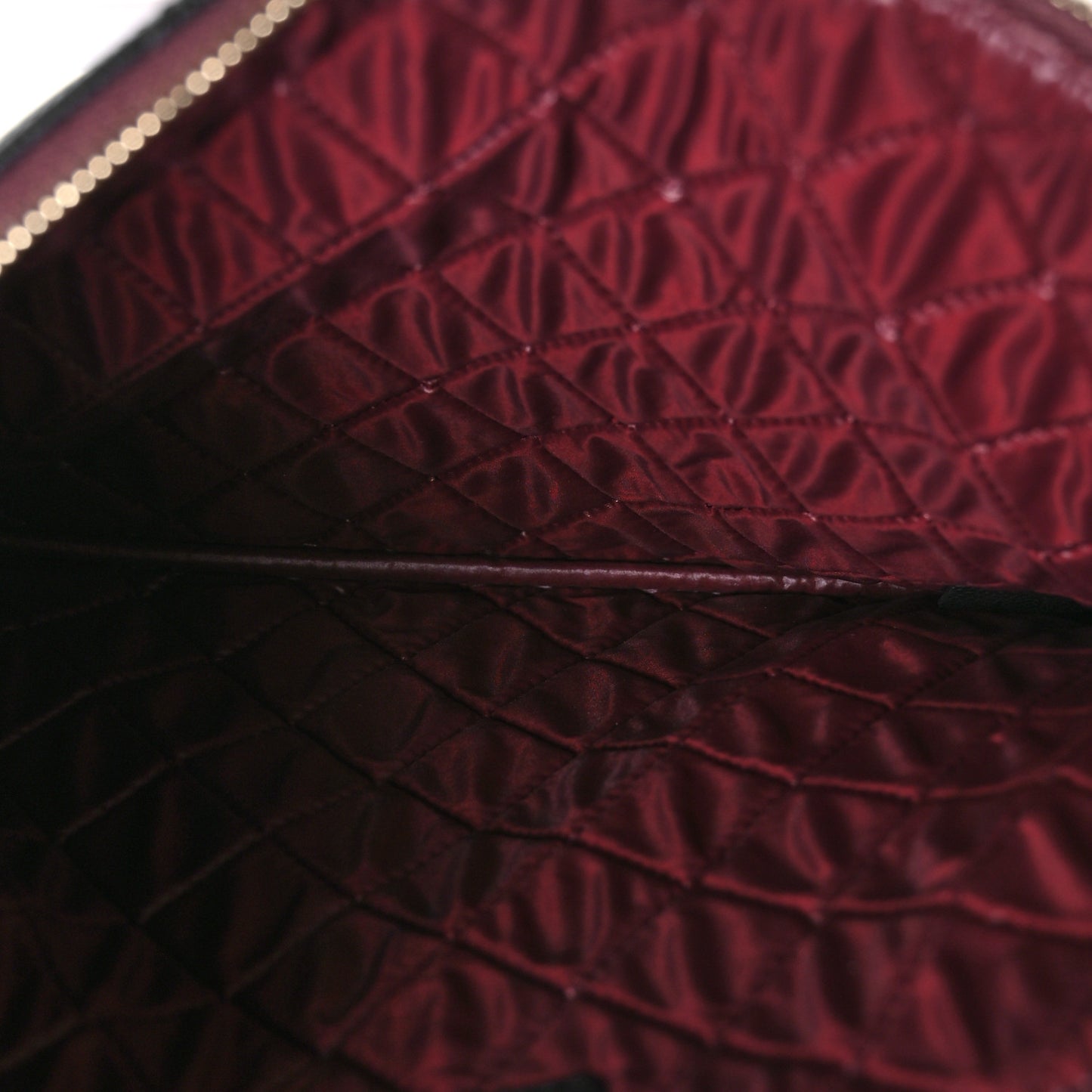 Caviar Quilted Medium Cosmetic Case Black