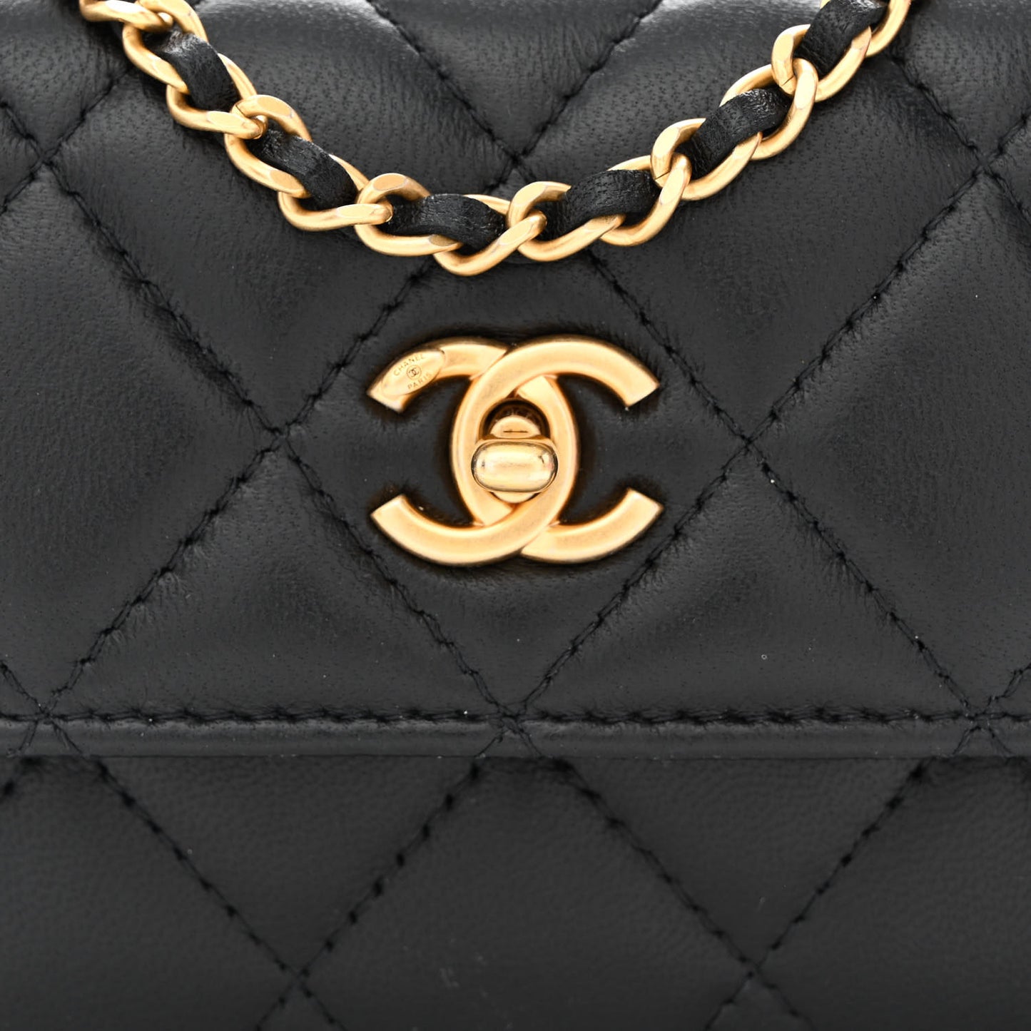 Lambskin Quilted Pearl Crush Clutch With Chain Black