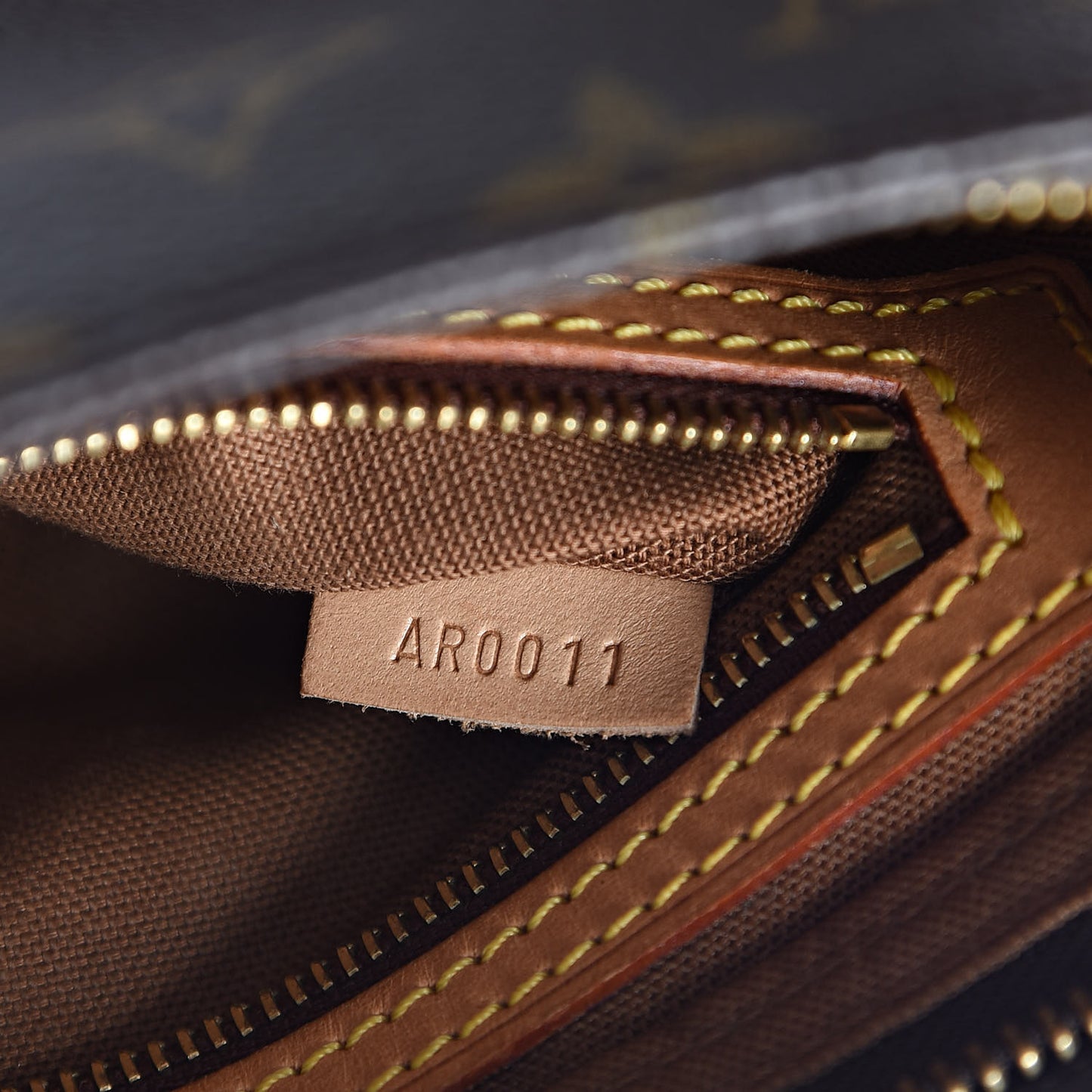 Monogram Trotteur