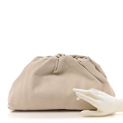 Bottega Veneta Smooth Butter Calf The Pouch Oversized Clutch Plaster 2 of 11