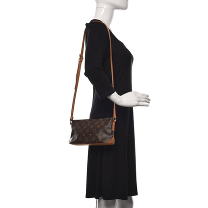 Louis Vuitton Monogram Trotteur 2 of 15