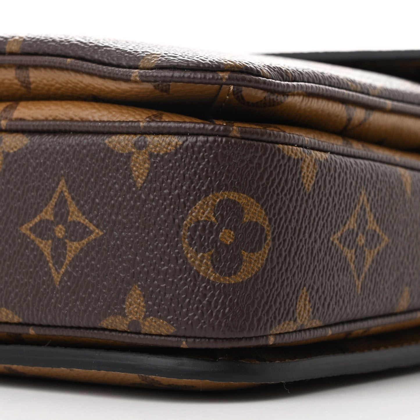 Reverse Monogram Pochette Metis