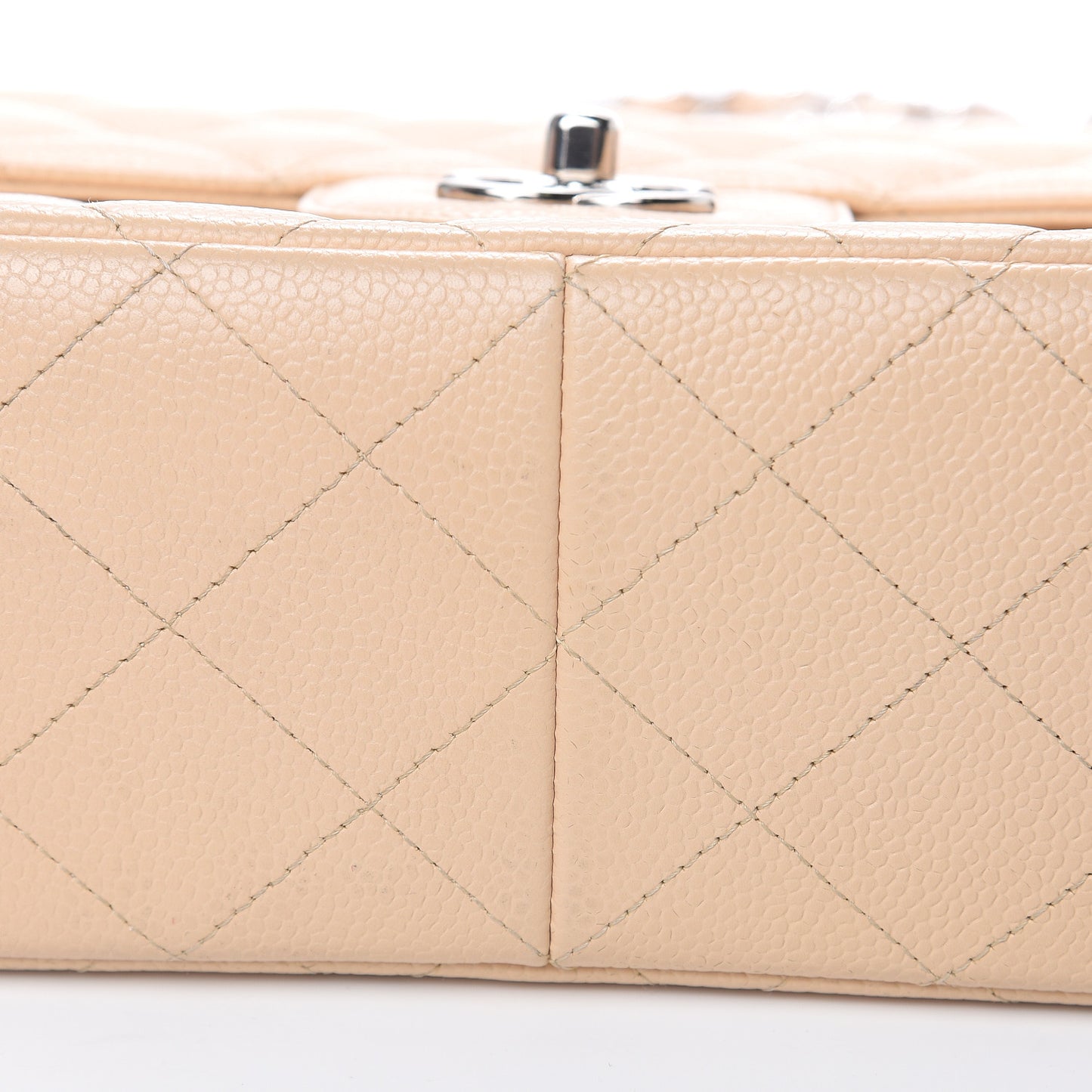 Caviar Quilted Jumbo Double Flap Beige Clair