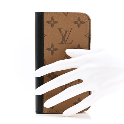Louis Vuitton Reverse Monogram iPhone 15 Pro Folio Case 2 of 8