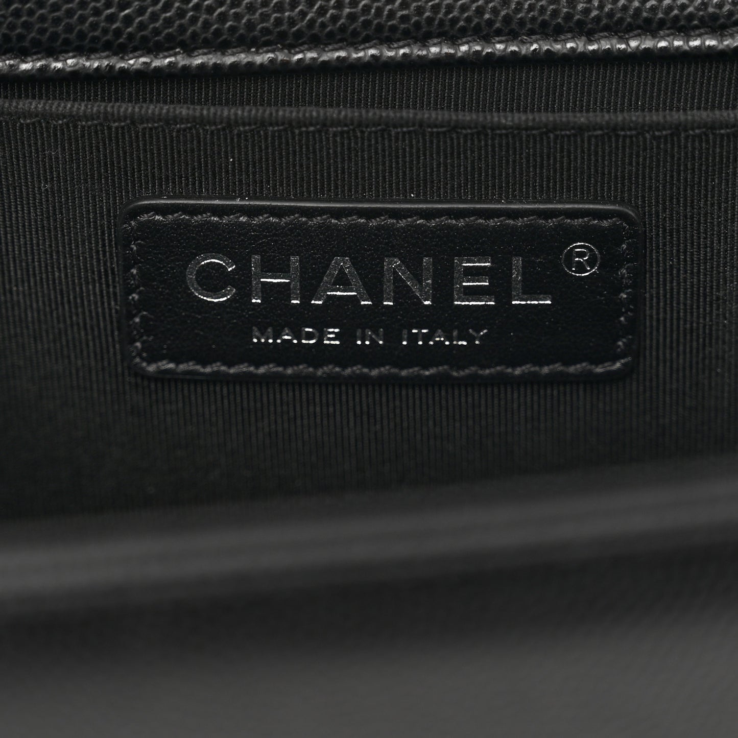 Caviar Quilted Medium Boy Flap Black