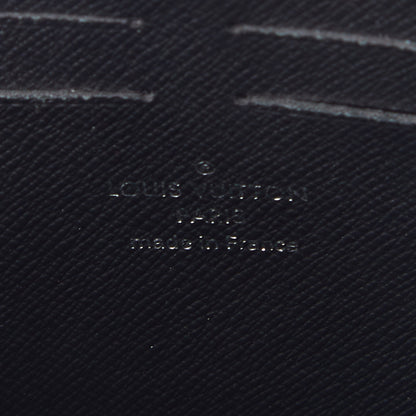 Louis Vuitton Taiga Pochette Voyage MM Black 5 of 7