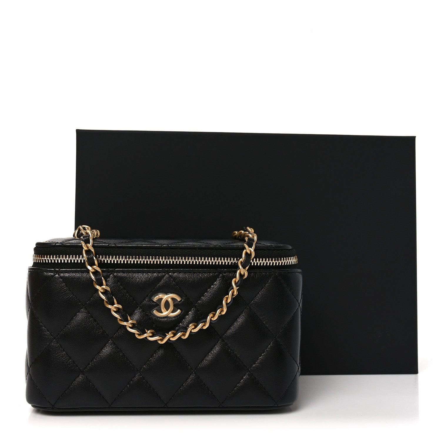 パ*ラ様 CHANEL キルティングバッグ ケース付き Chanel Lambskin Quilted Pearl Crush Small Vanity Case With Chain