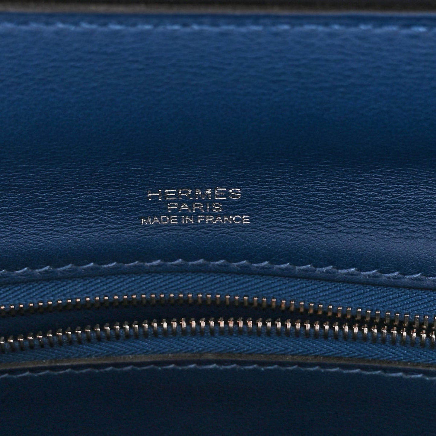Togo Swift 29 24/24 Deep Bleu Bleu De Prusse