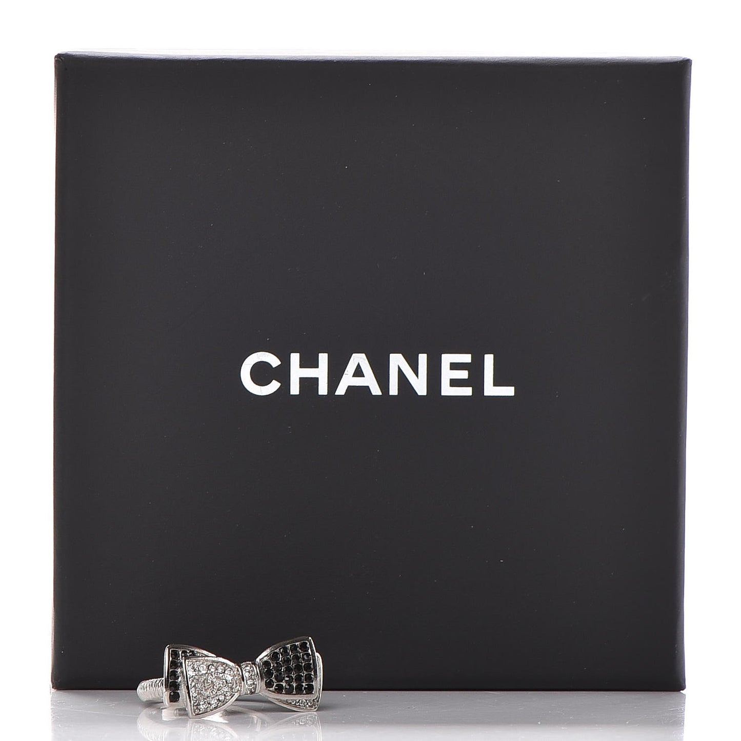Crystal CC Bow Ring 7 Black Silver