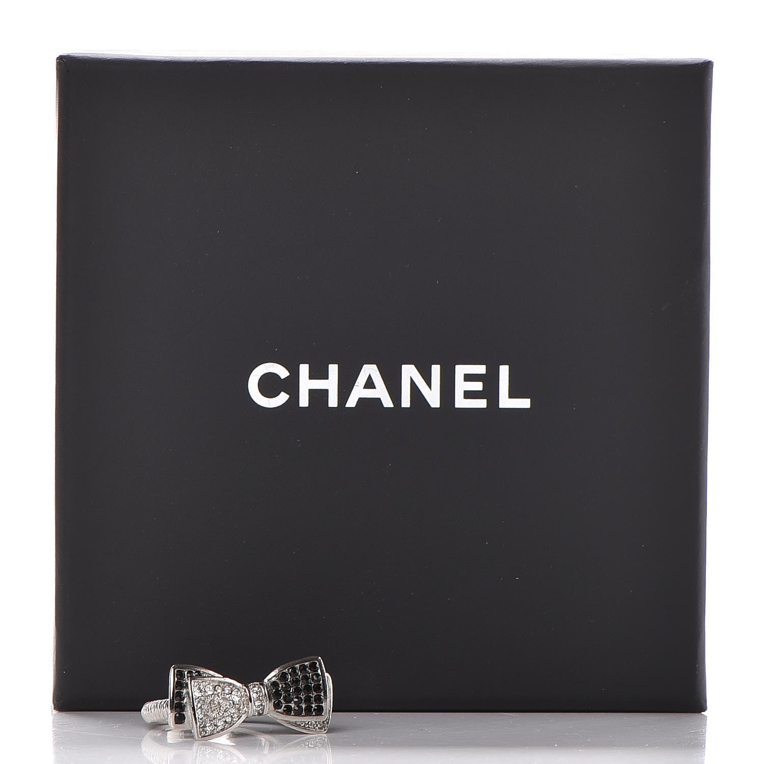 Chanel Crystal CC Bow Ring 7 Black Silver 5 of 5