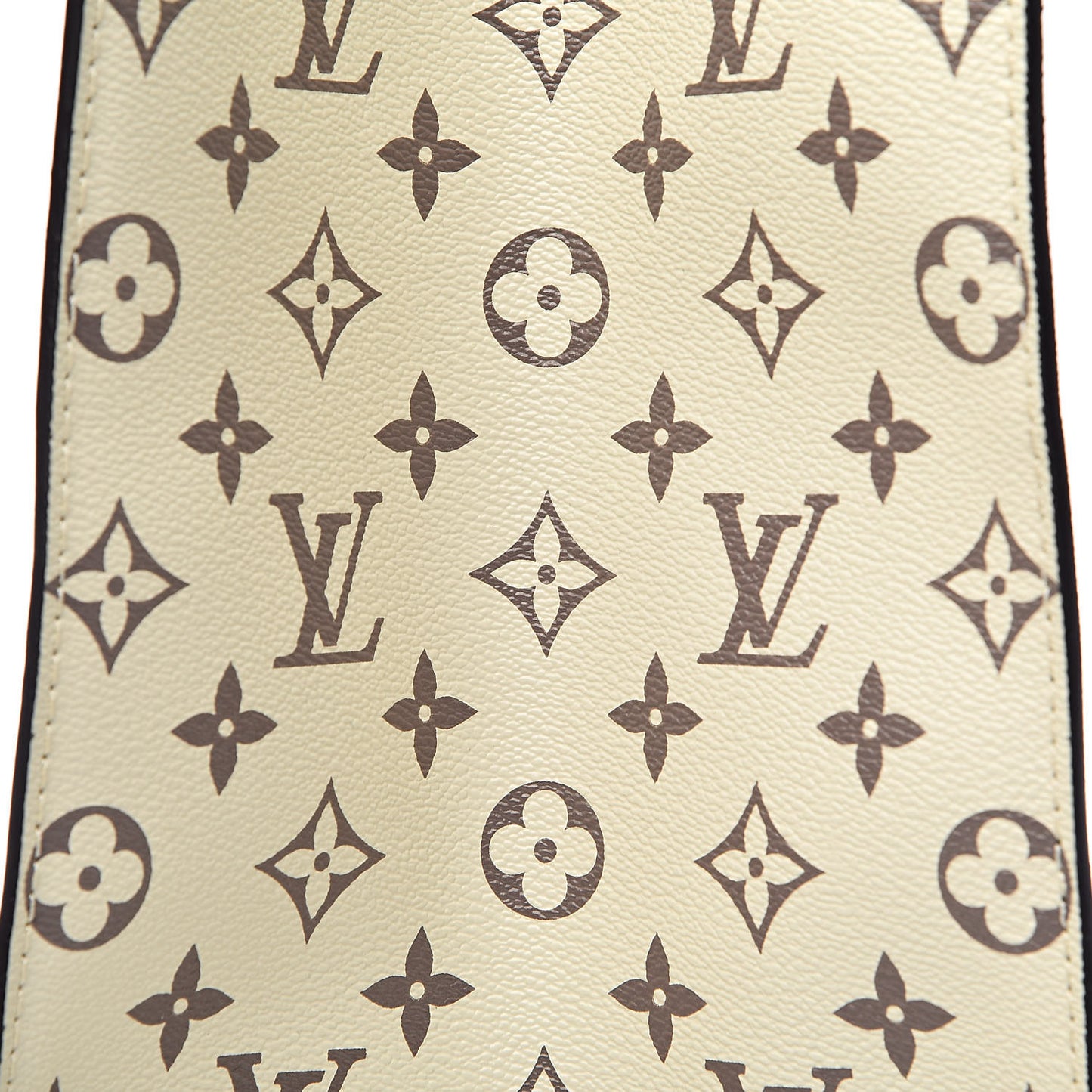 Monogram Giant Onthego GM Kaki Beige