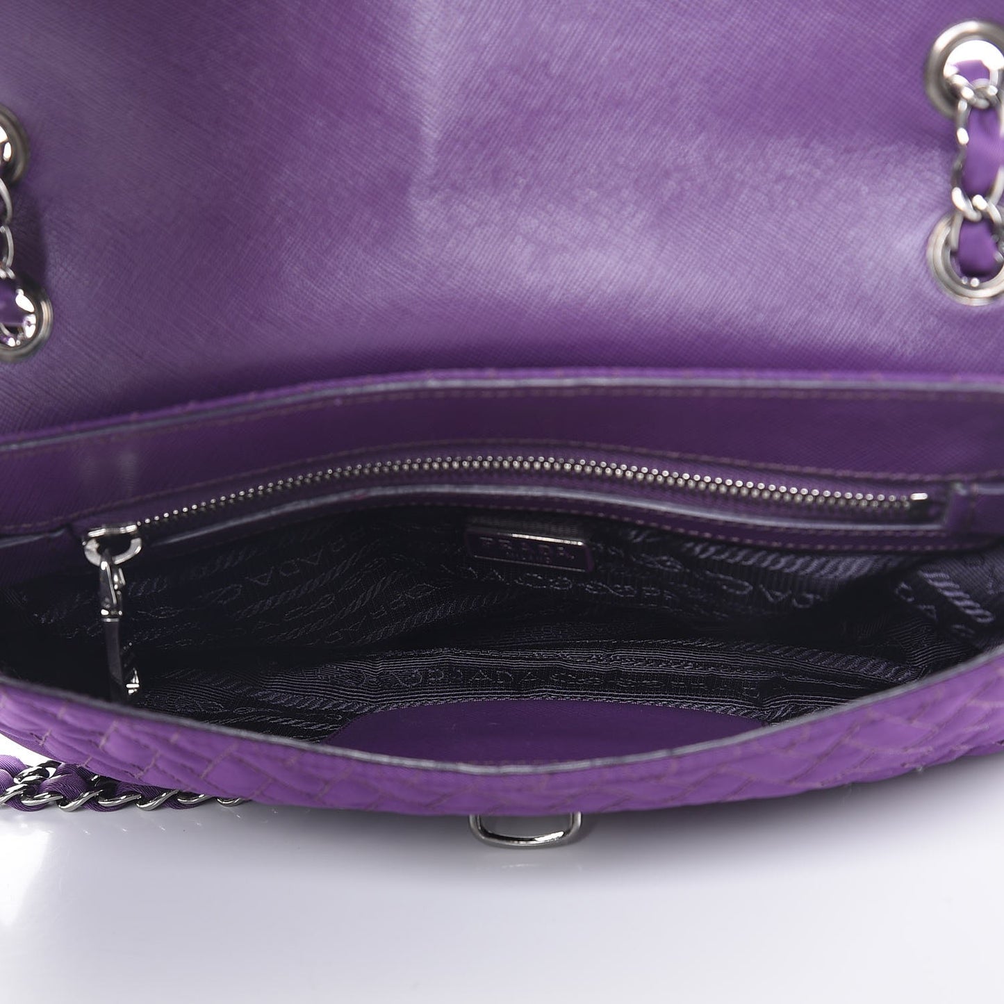 Nylon Tessuto Impuntu Quilted Flap Anemone