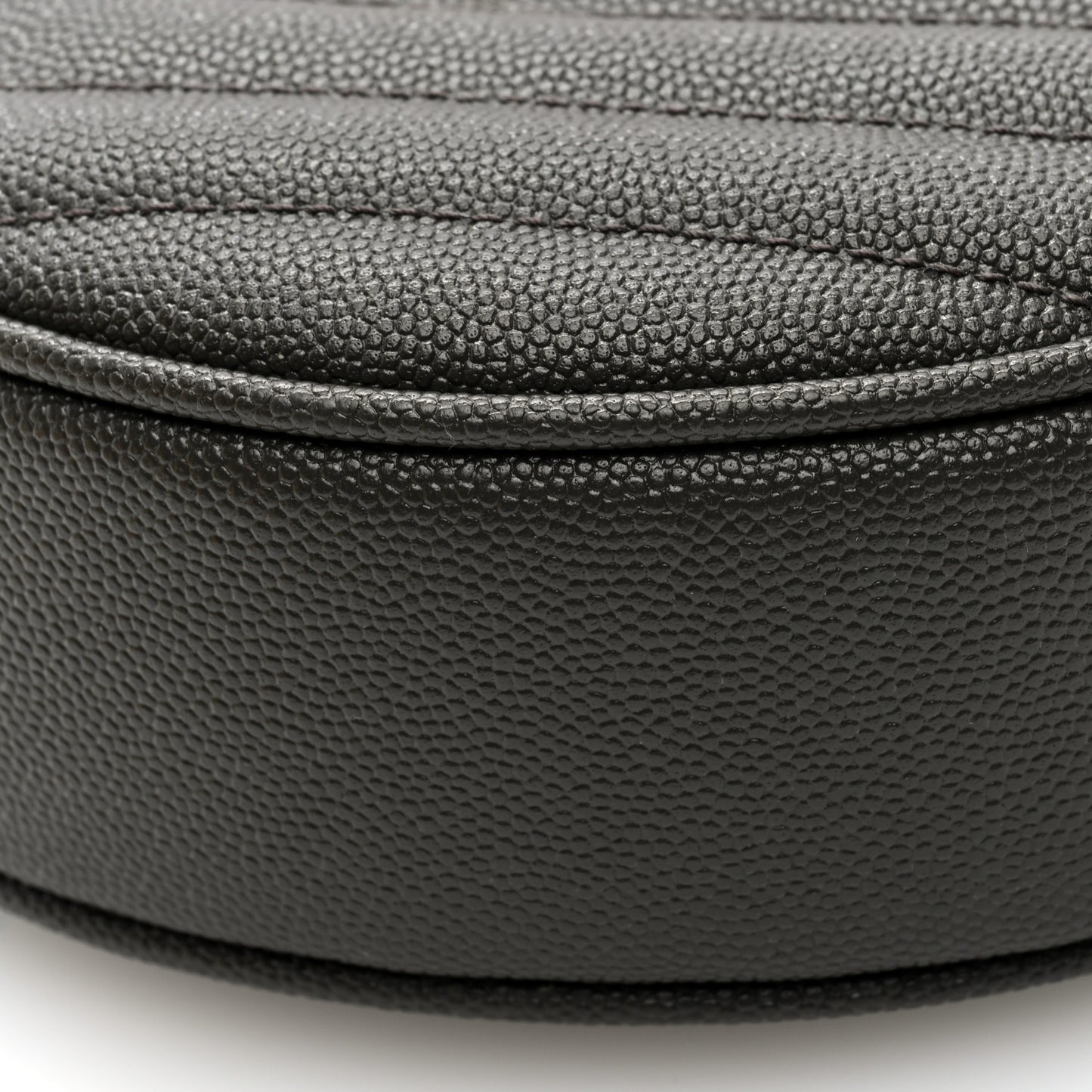 Grain De Poudre Matelasse Chevron Quilted Round Vinyle Camera Bag Pebble