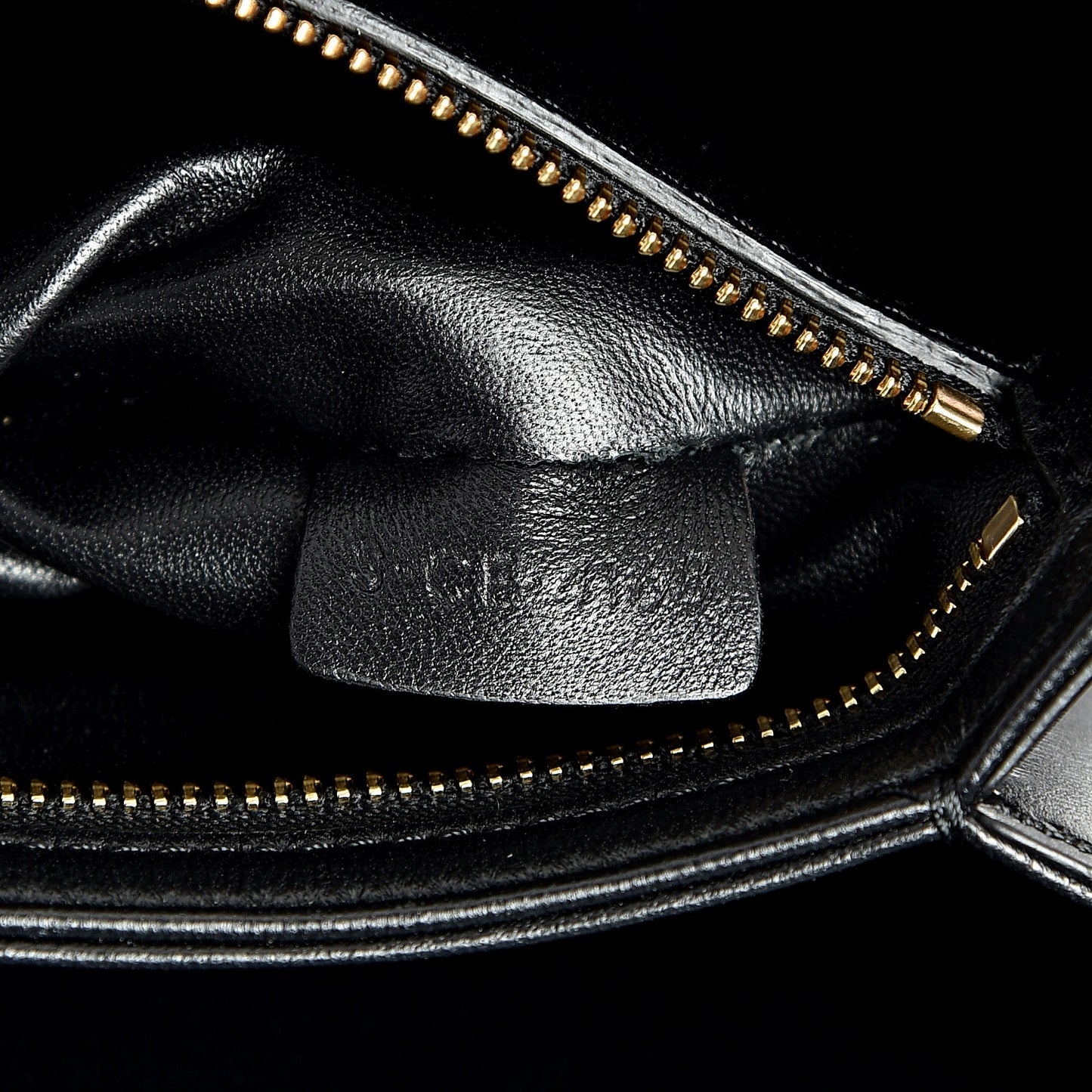 Shiny Calfskin Medium Triomphe Black