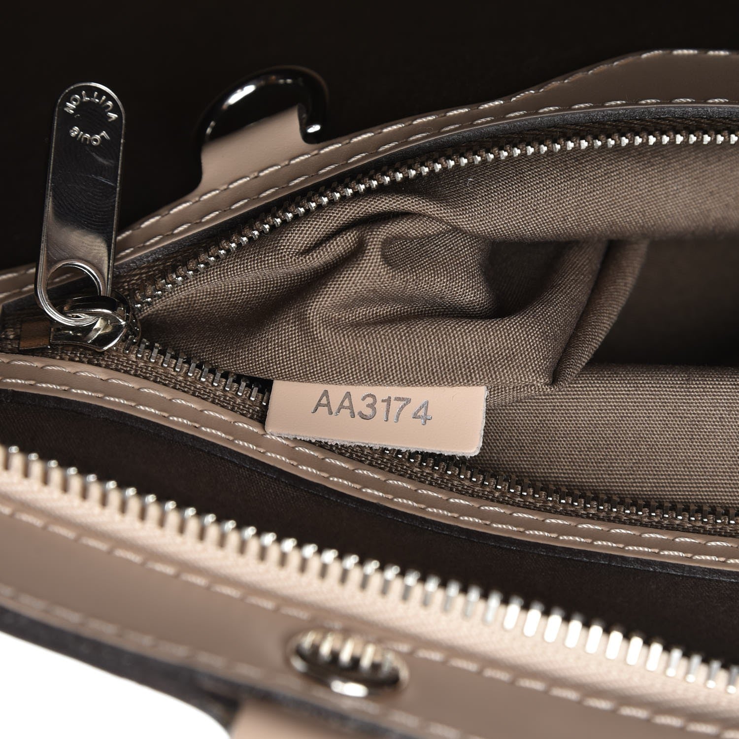 Louis Vuitton Epi Brea MM Dune 8 of 8