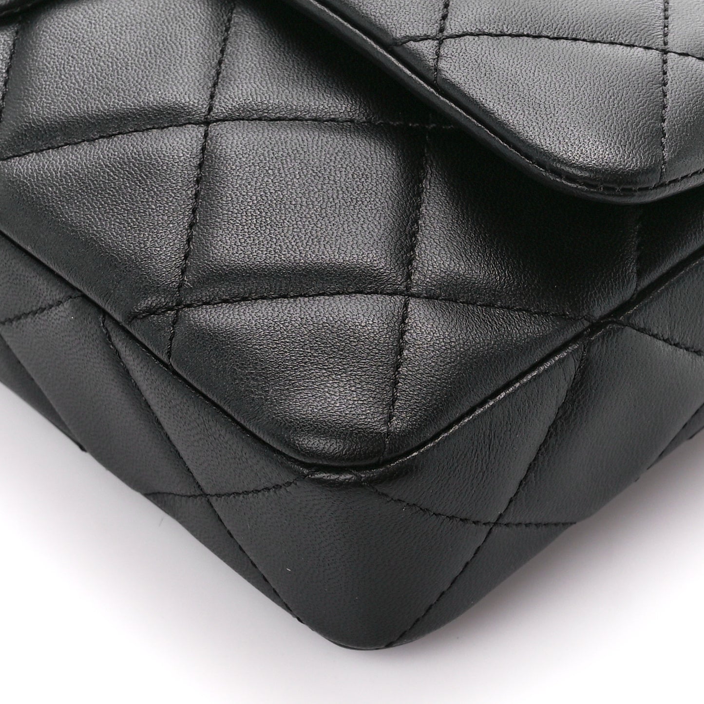 Lambskin Quilted Pearl CC Flap Clutch Black