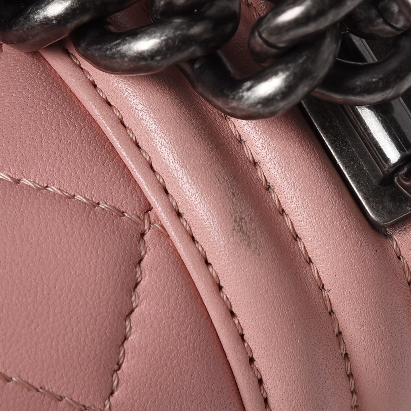 Lambskin Quilted Medium Boy Flap Light Pink