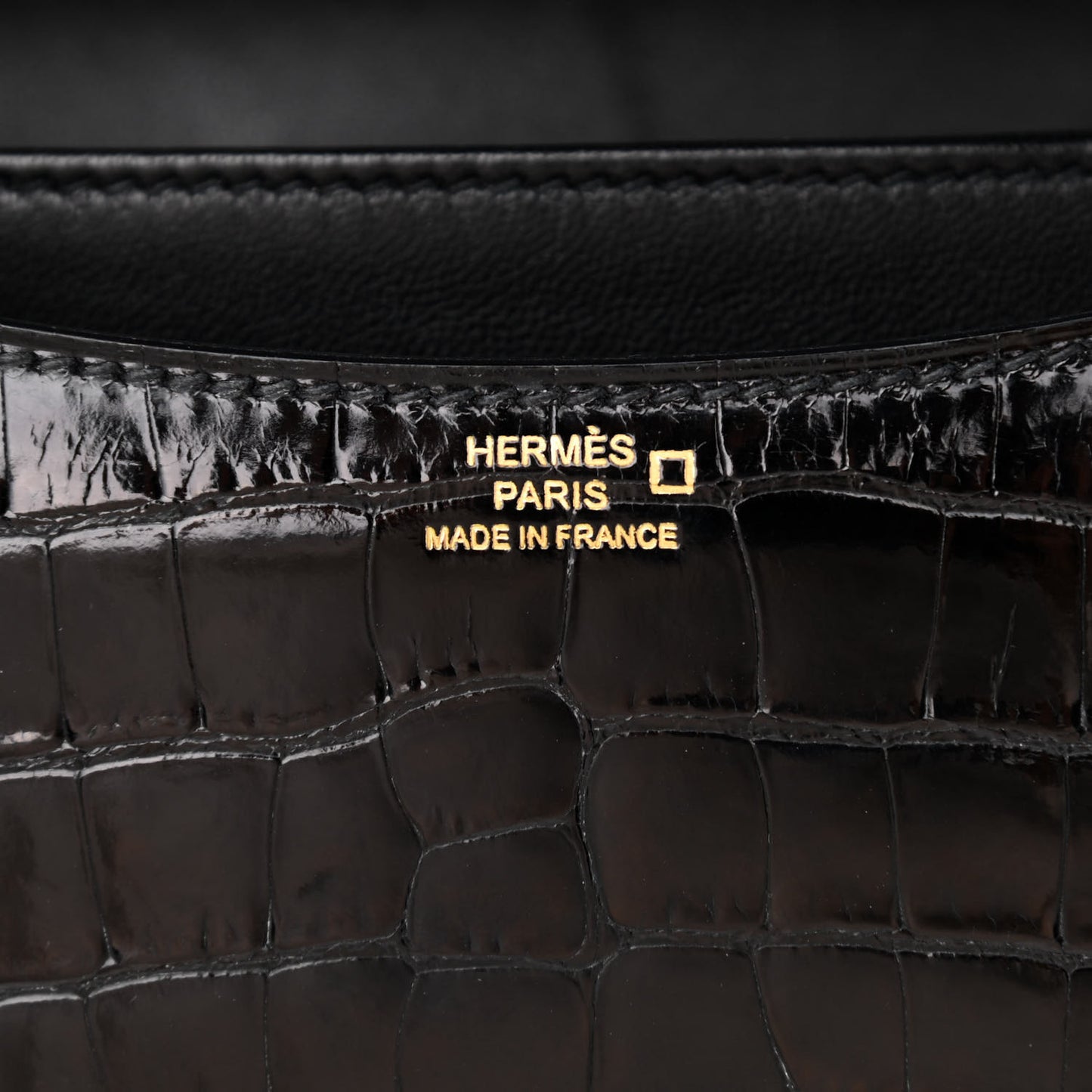 Shiny Alligator Constance 18 Black