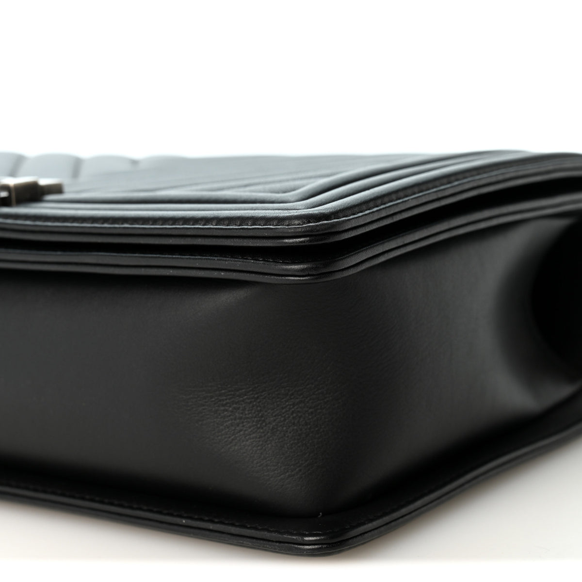 Calfskin Chevron Quilted New Medium Boy Flap Black