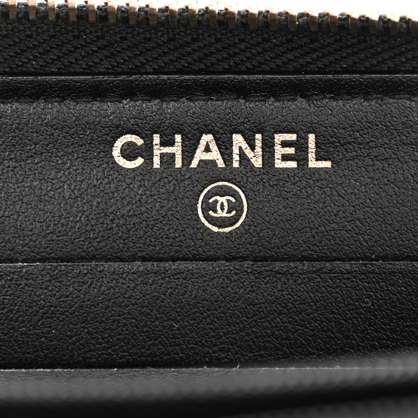 Caviar Quilted Medium Filigree Zip Around Wallet Black