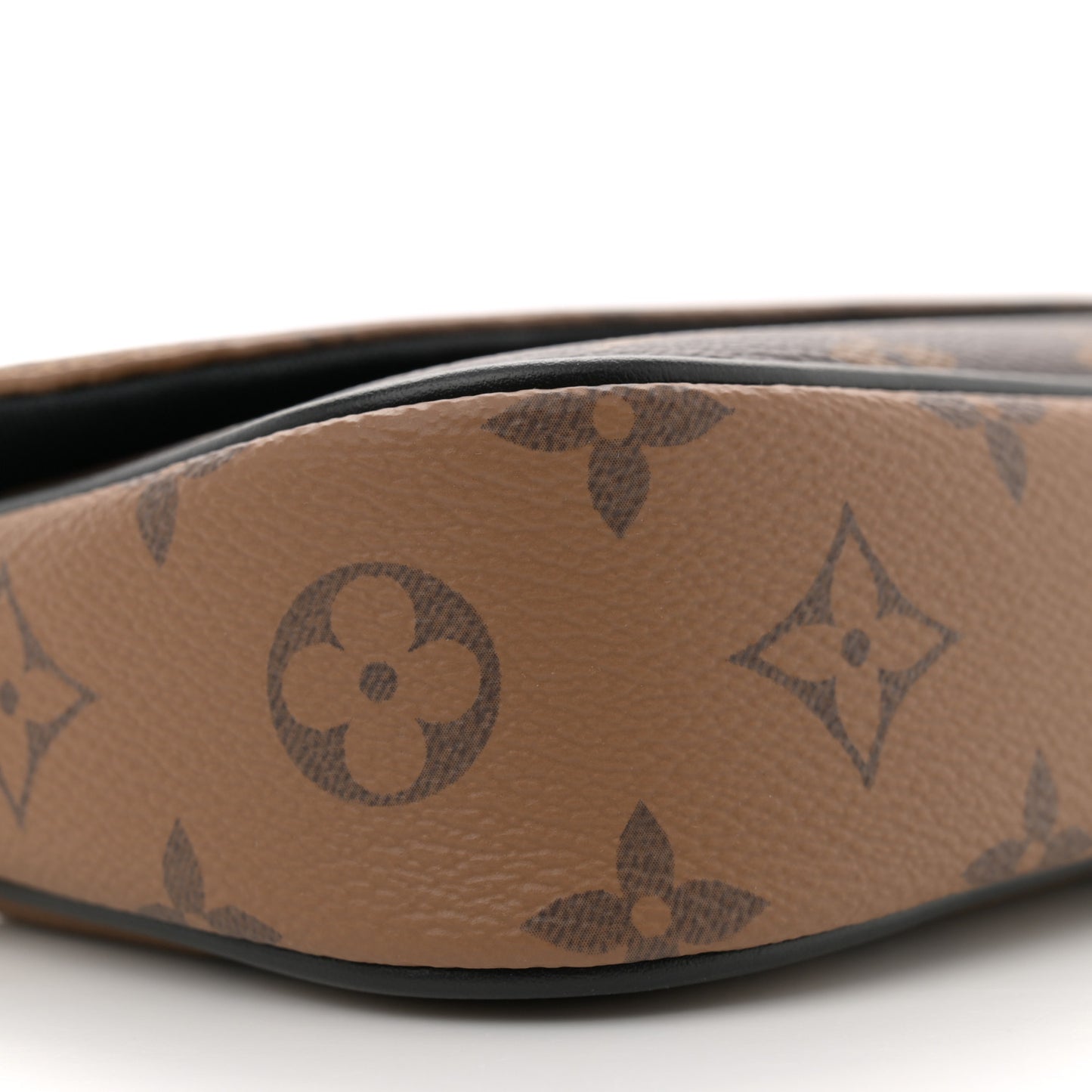 Reverse Monogram Ivy Wallet On Chain