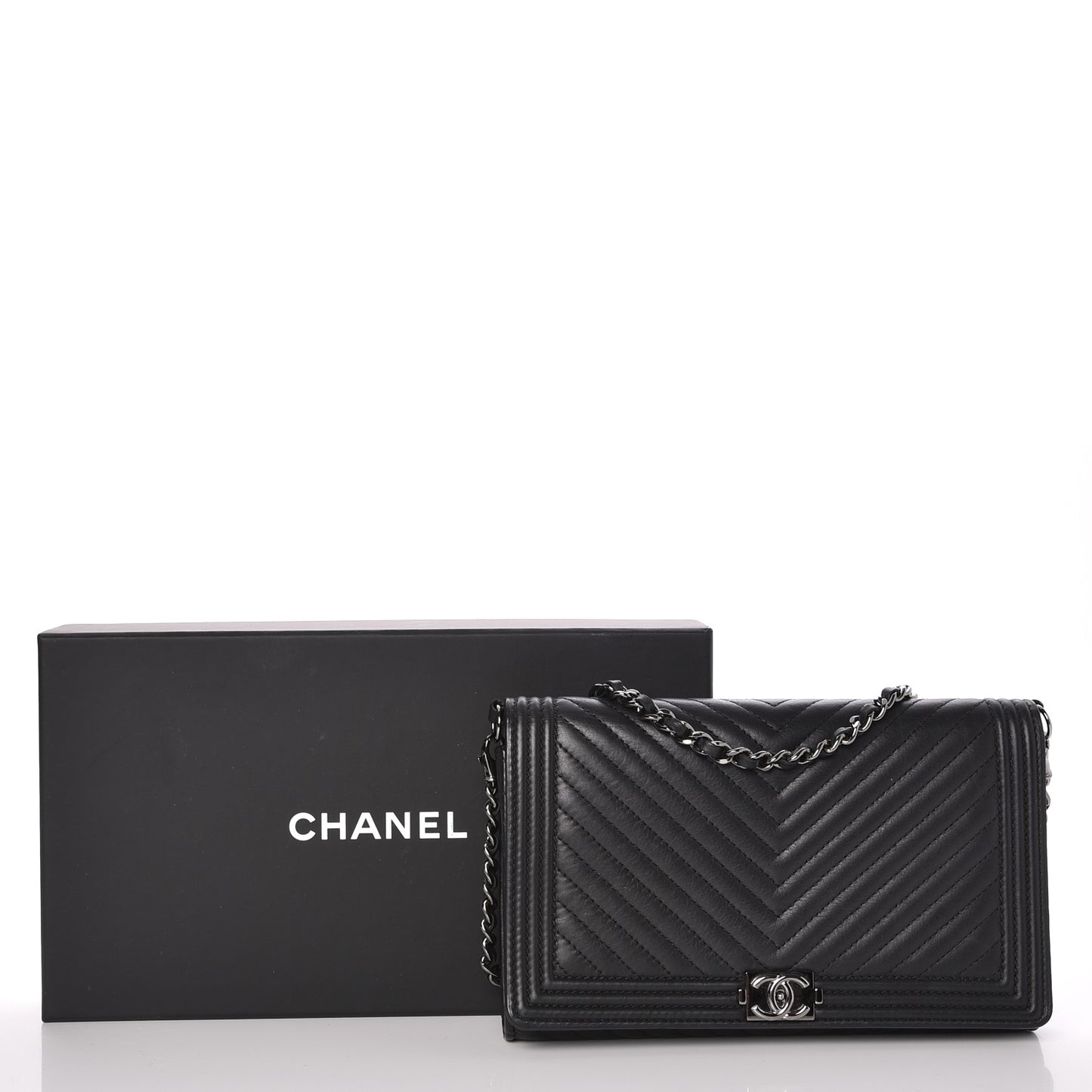 Calfskin Chevron Boy Wallet On Chain WOC Black