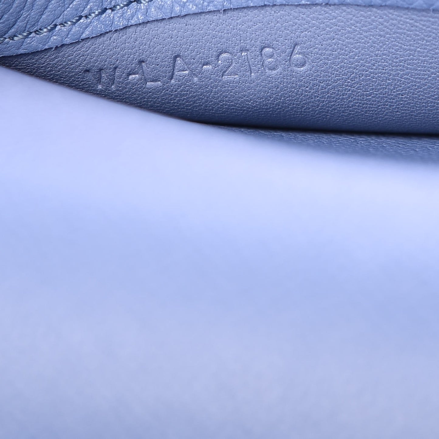 Grained Calfskin Small Trotteur Porcelain
