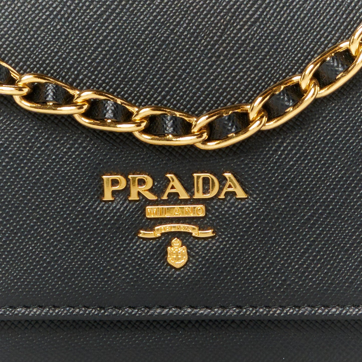 Saffiano Metal Oro Chain Wallet Black