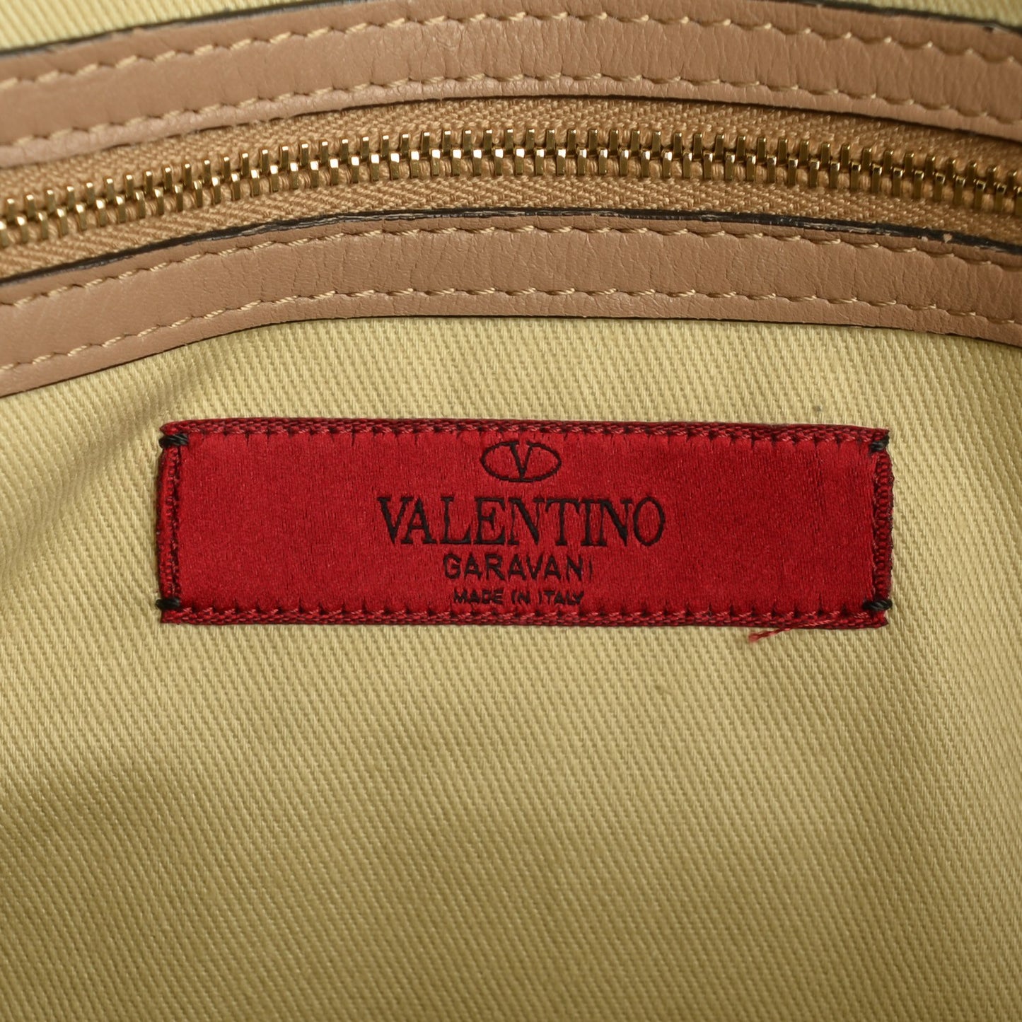 Vitello Rockstud Dome Shopper Alpaca