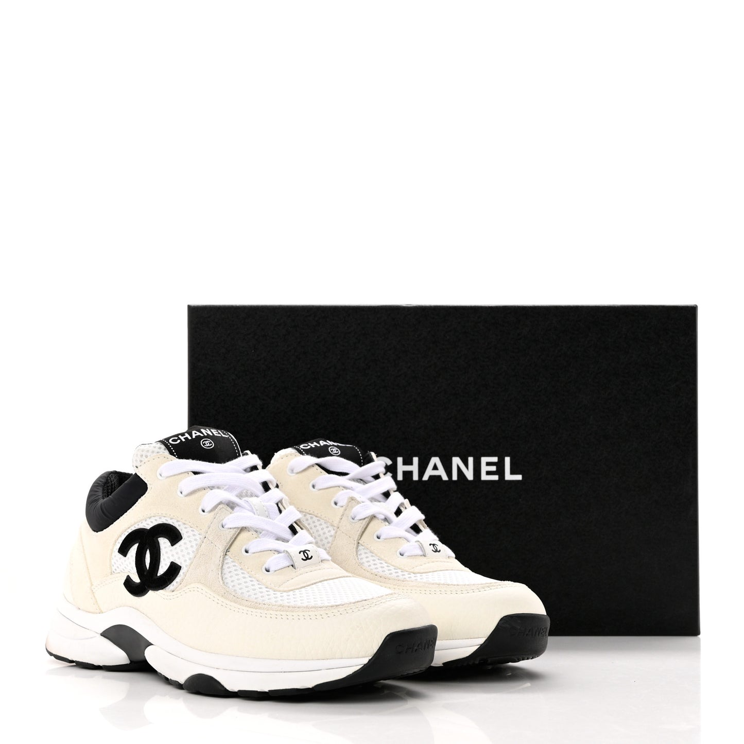 Mesh Suede Calfskin Grained Calfskin Womens CC Sneakers 39 White Black