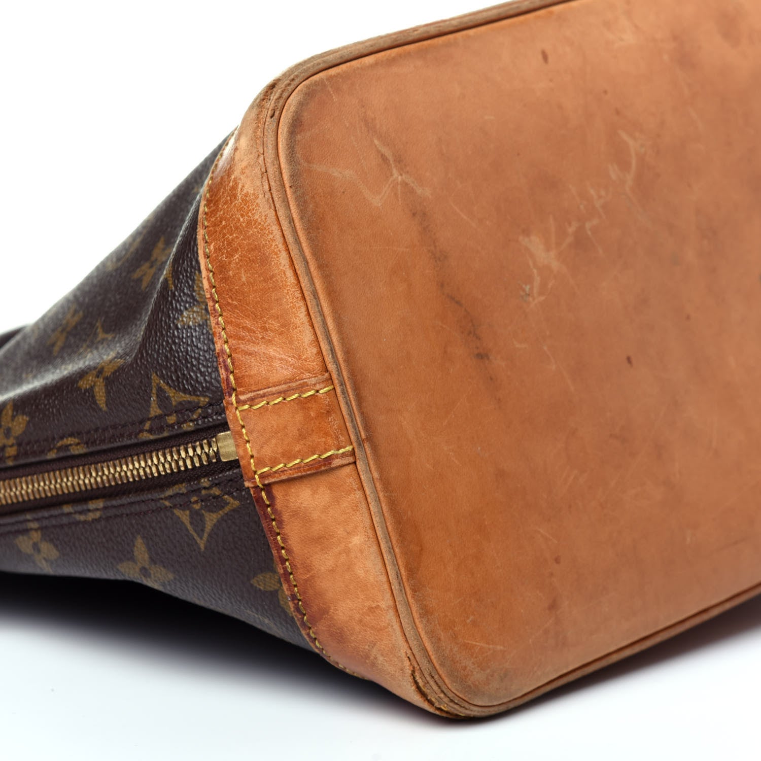 Louis Vuitton Monogram Alma PM 7 of 18