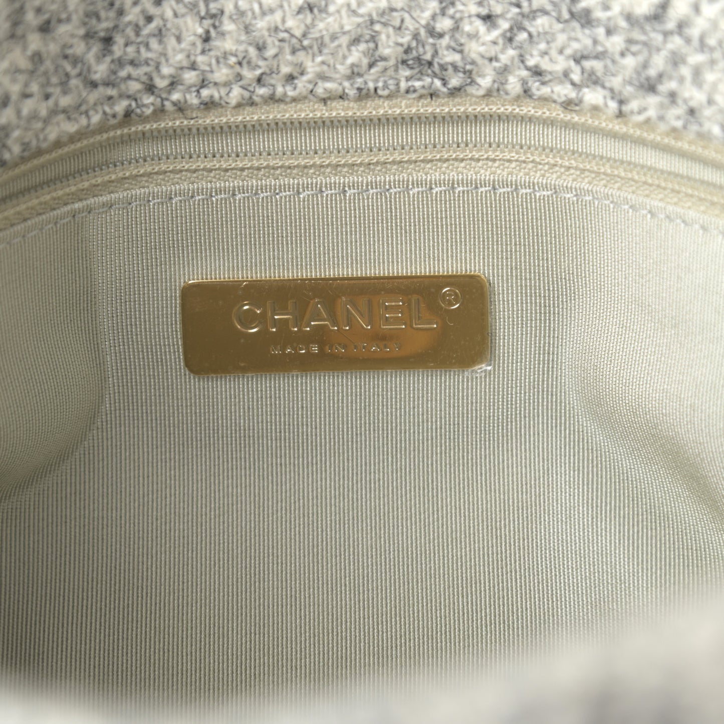 Tweed Quilted Medium Chanel 19 Flap Grey Ecru
