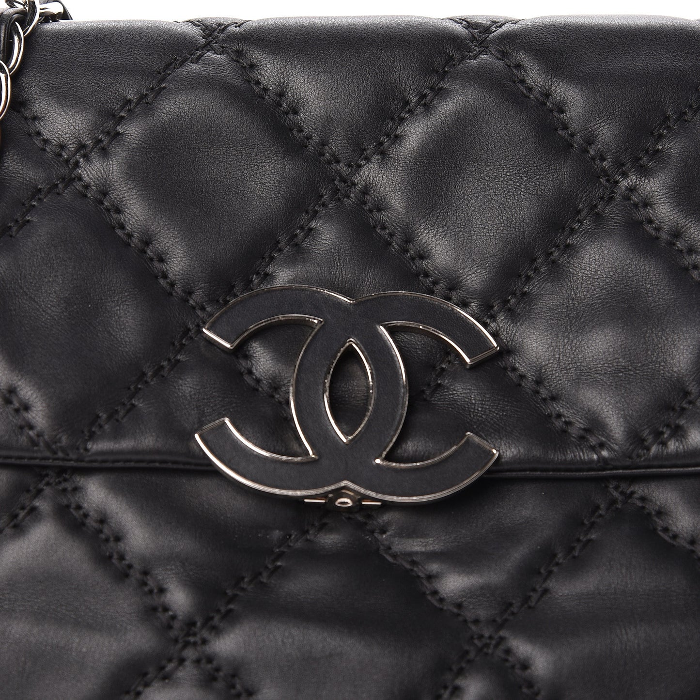 Calfskin Double Stitch Large Hamptons Flap Bag Black