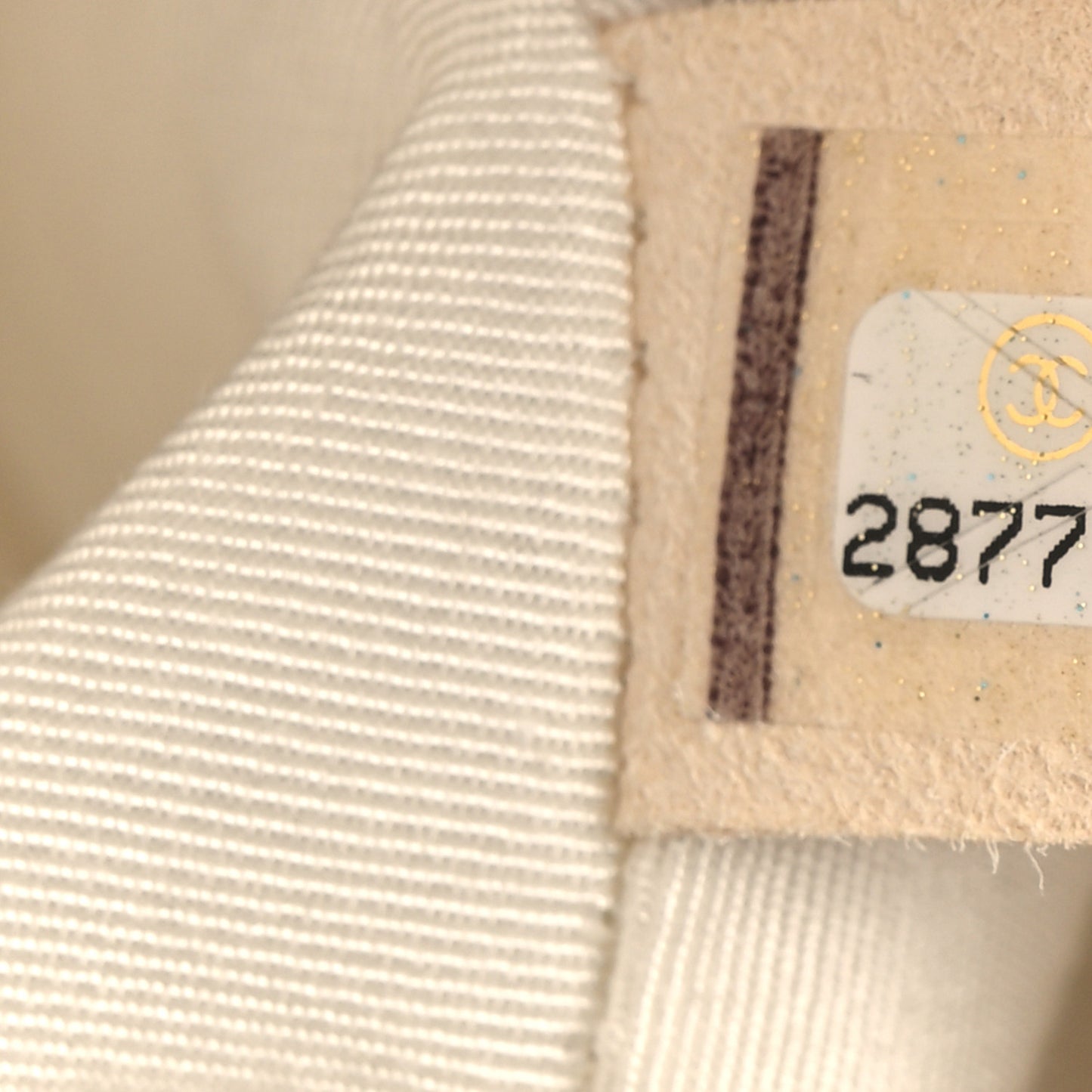 Caviar Quilted Medium Boy Flap White