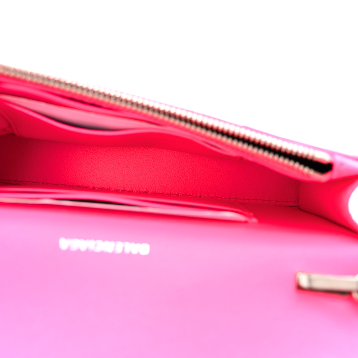 Shiny Box Calfskin XS Hourglass Wallet On Chain Fluo Pink