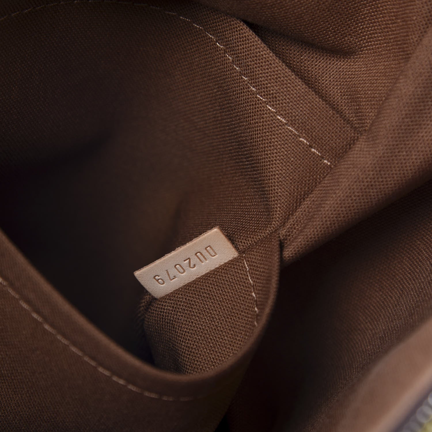 Louis Vuitton Monogram Beaubourg MM Messenger Bag 9 of 10
