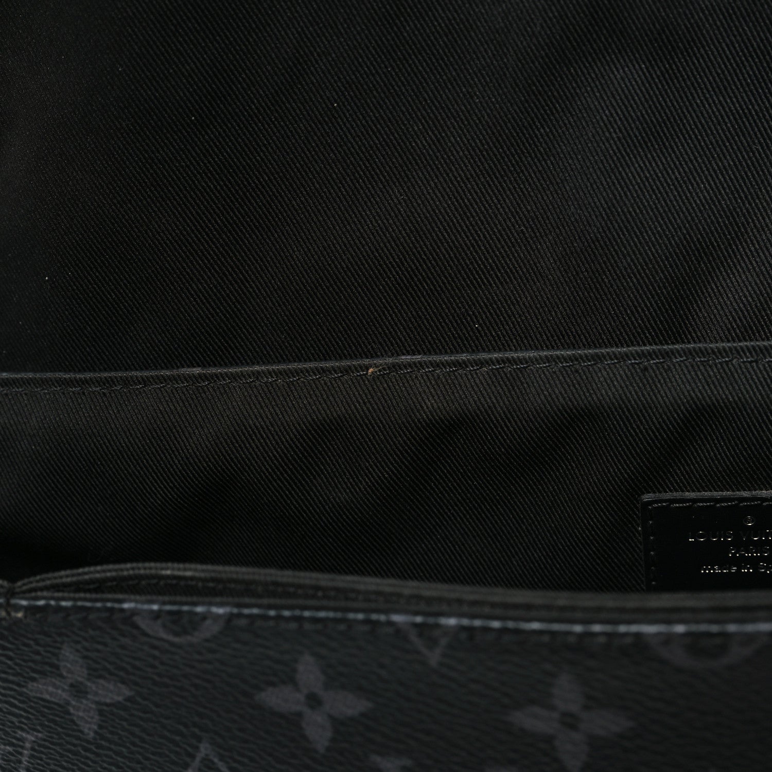 Louis Vuitton Monogram Eclipse District MM 10 of 10