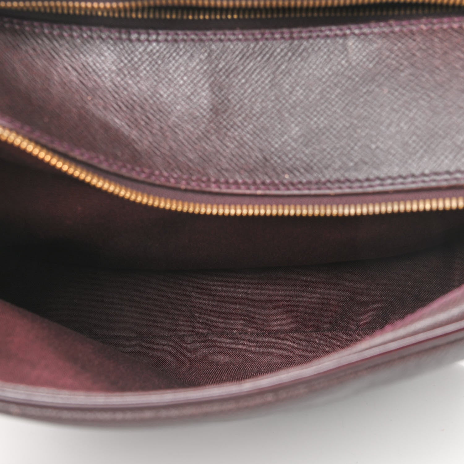 Louis Vuitton Taiga Reporter Messenger Acajou 5 of 14