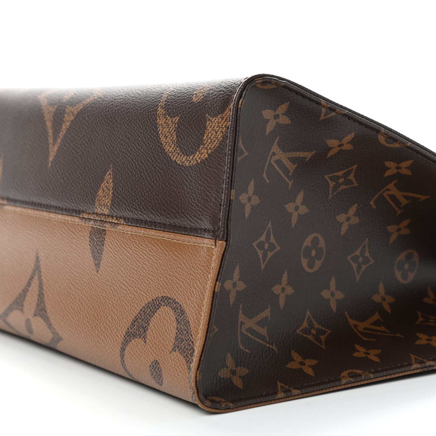 Reverse Monogram Giant Onthego MM