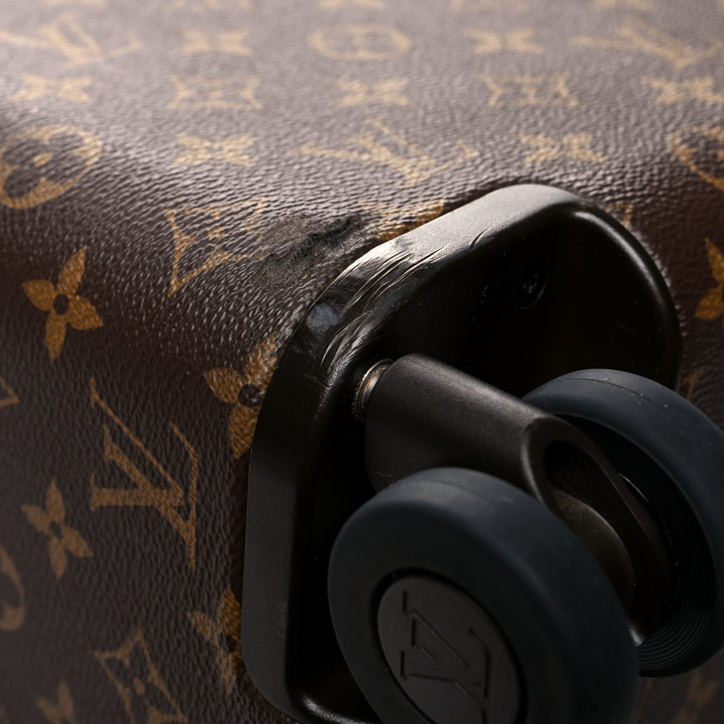 Monogram Horizon 70