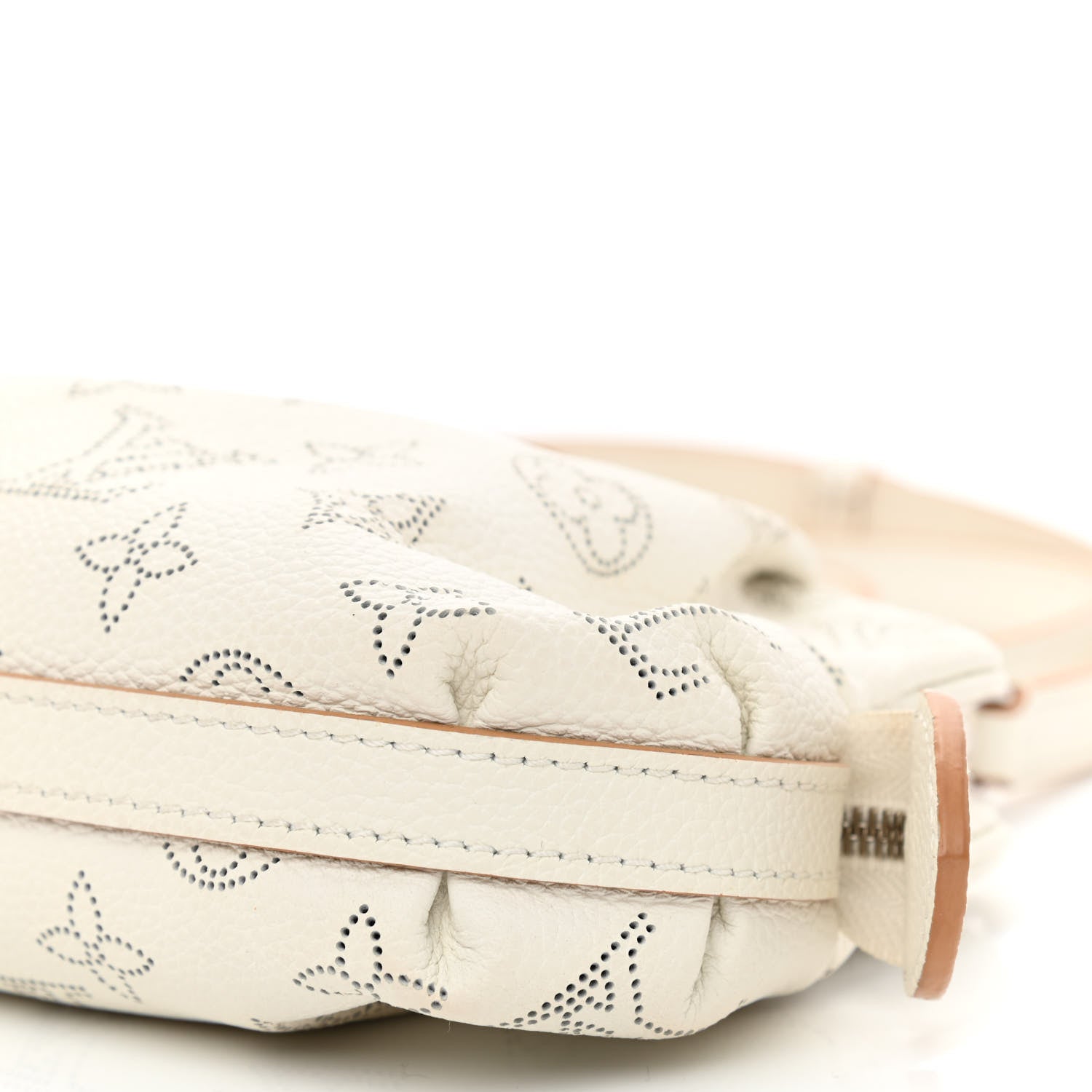 Louis Vuitton Mahina Scala Mini Pouch Snow White Arizona 9 of 11