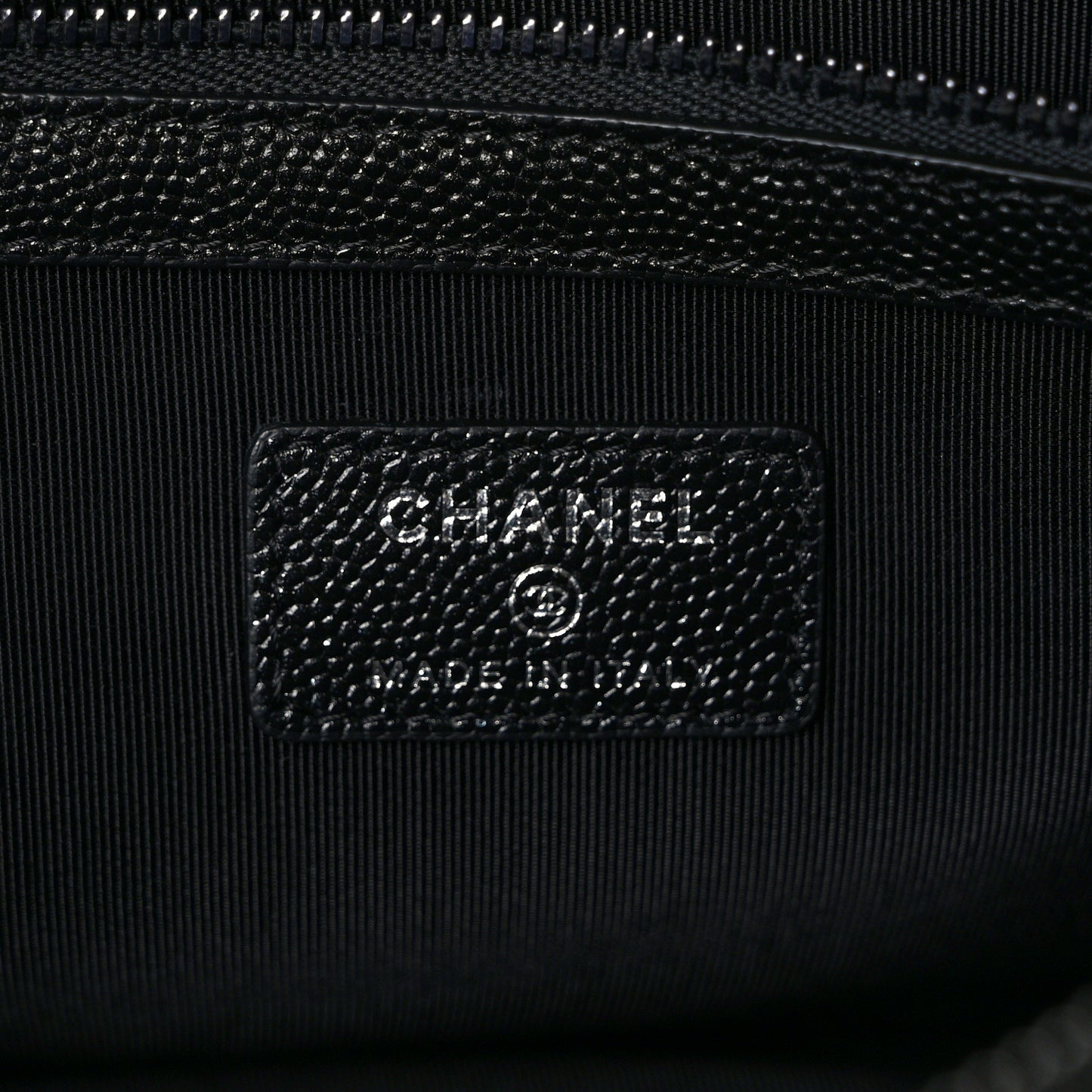 Iridescent Caviar Quilted Medium Cosmetic Case Black