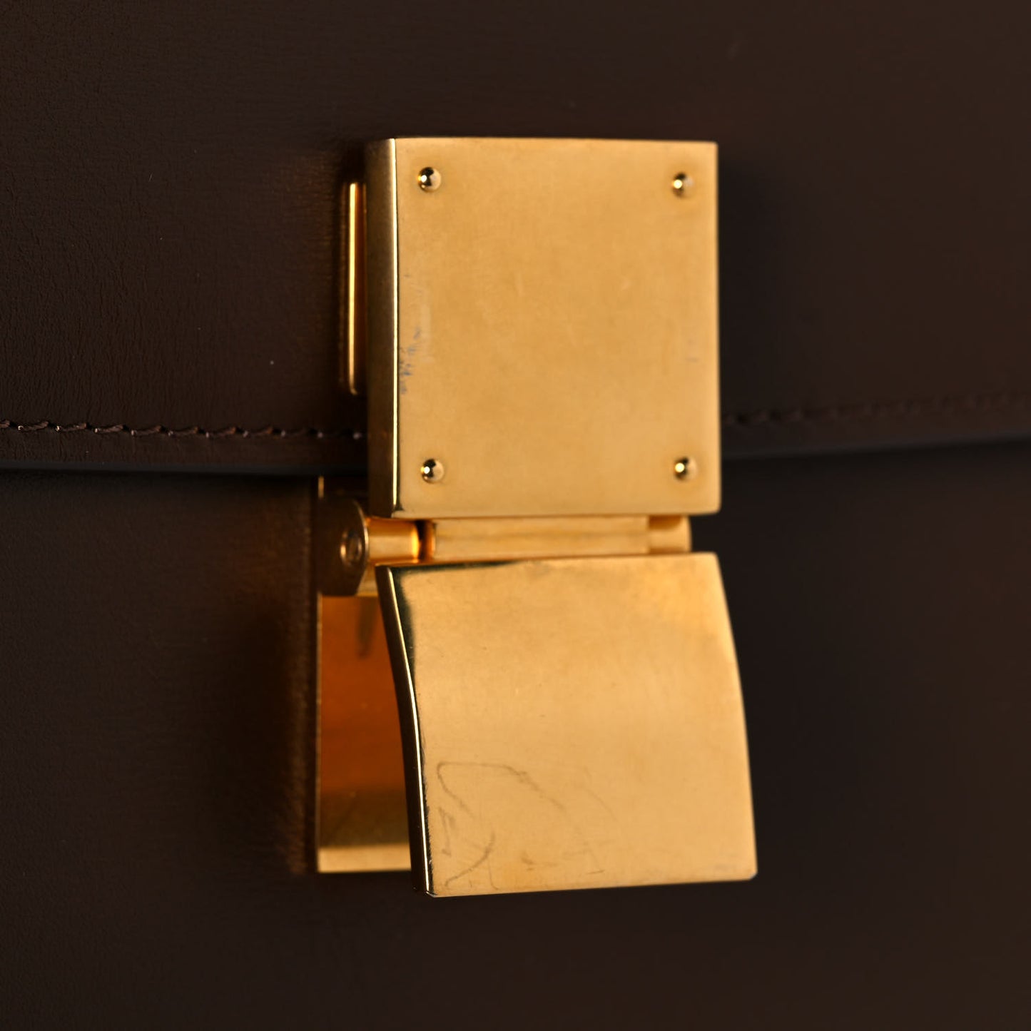 Box Calfskin Medium Classic Box Flap Bag Camel
