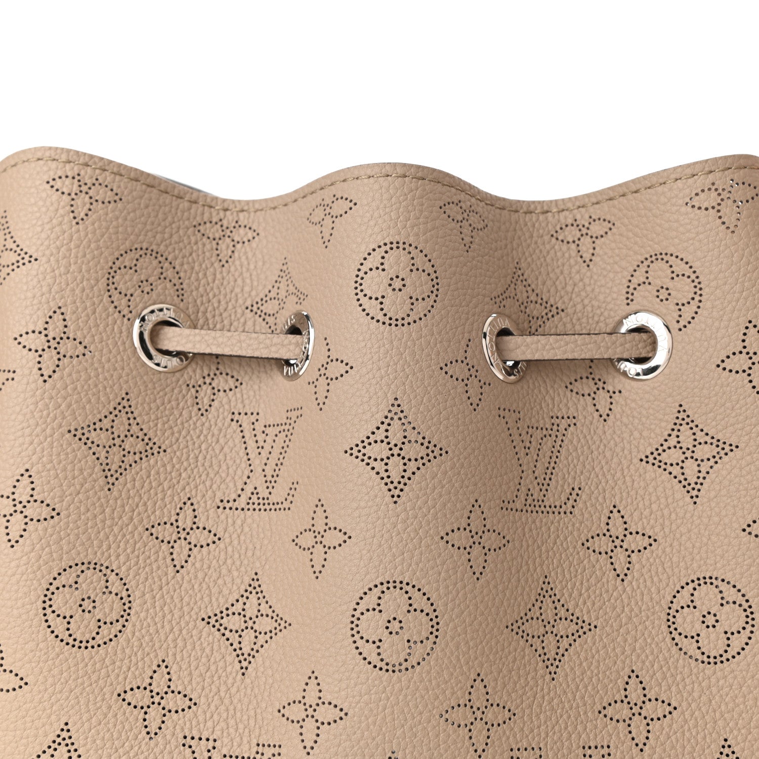 Louis Vuitton Mahina Bella Galet 8 of 11