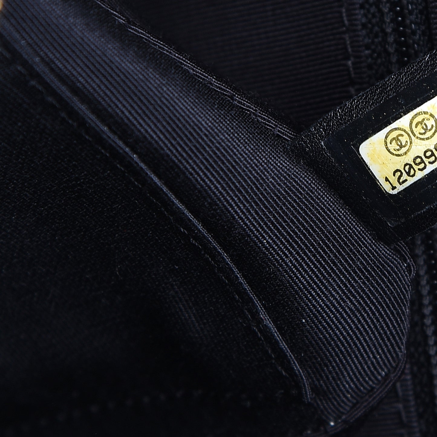 Caviar Quilted Petit Timeless Tote PTT Black