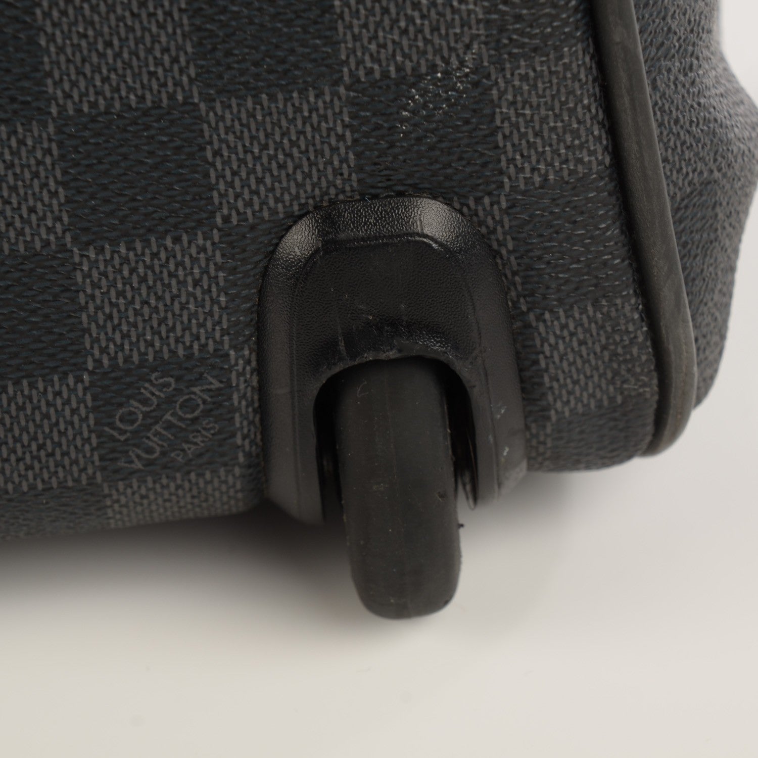 Louis Vuitton Damier Graphite Neo Eole 65 2 of 10