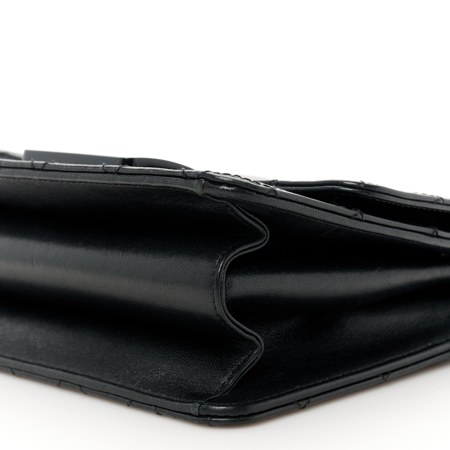 Sheepskin Quilted Beauty Lock Flap Black
