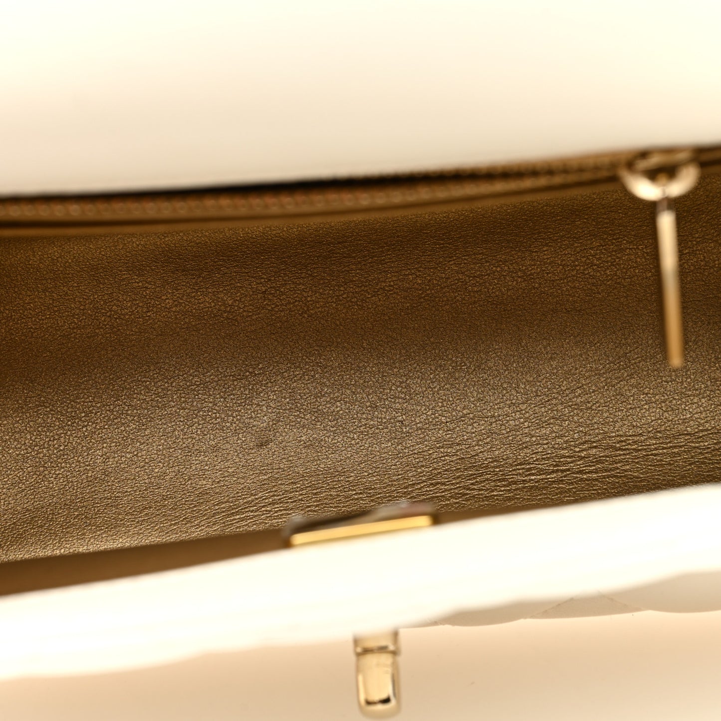 Lambskin Quilted Enamel Mini Pearl Crush Flap White